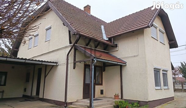 Balatonlellén  6 szobás ház, a pihenés és a befektetés tökéletes hely