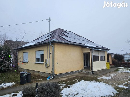 Balatonlellén, a városban 2db ingatlan eladó össz.telek: 2600m2