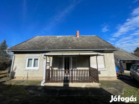 Balatonőszöd családi ház
