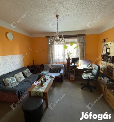 Balatonszabadi csendes utcájában családi ház eladó