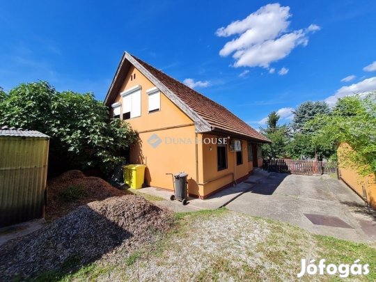 Balatonszabadii 150 nm-es ház eladó
