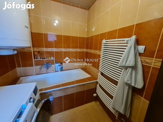 Balatonszabadii 174 nm-es ház eladó