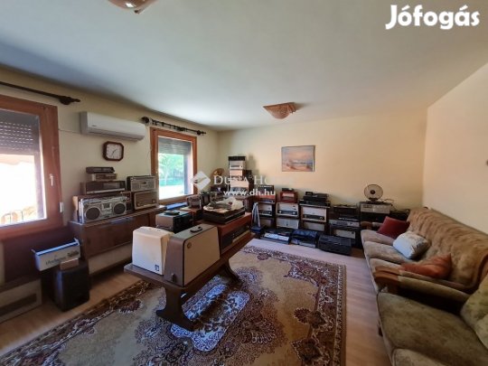 Balatonszabadii eladó 150 nm-es ház