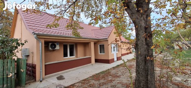 Balatonszabadin Felujitot Családi ház 84m2