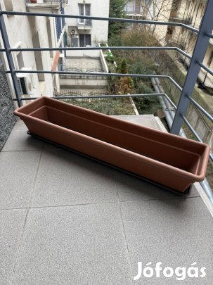 Balkon láda + cserépalátét