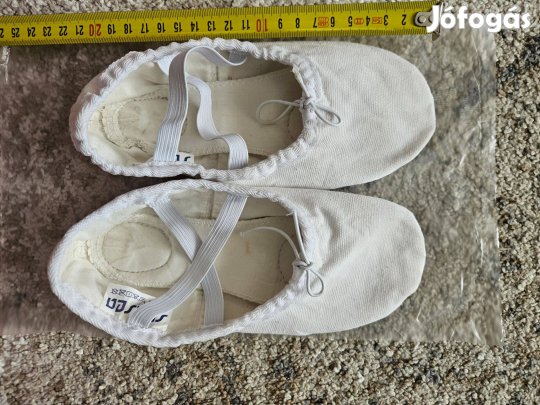 Ballerina piskóta talpú cipő 35