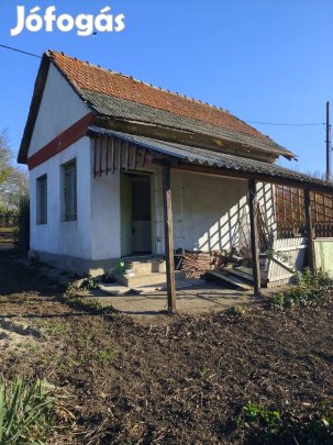 Balmazújváros Keleti- főcsatorna közelében nyaraló eladó