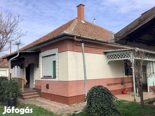 Balmazújváros településen 3 szobás családi ház eladó