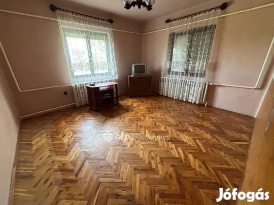 Balsai 185 nm-es ház eladó