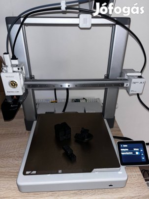 Bambu Lab A1 Újszerű állapot, csak 30 óra használat + Extrák!