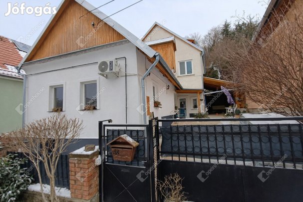 Bánfalva LEGCSENDESEBB utcájában eladó családi ház