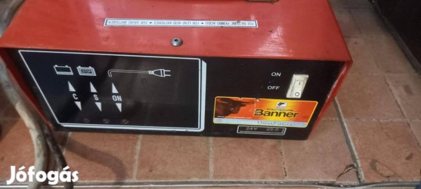 Banner TRAC BULL akkumulátortöltő 24V/25A