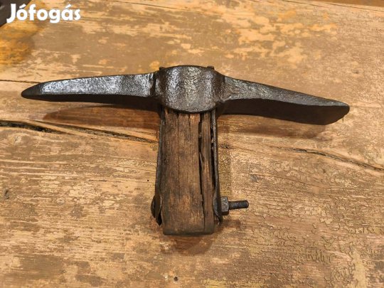 Bányász csákány, kézzel kovácsolt régi csákány, régi szerszám