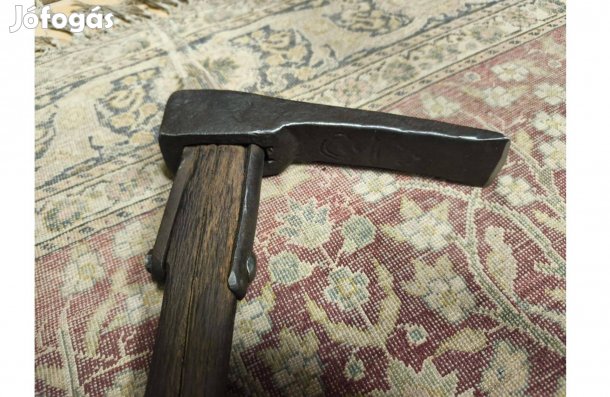 Bányász vagy krampácsoló kapapács a 19. századból, szép jelzésekkel,