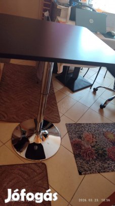 Bár asztal forgatható