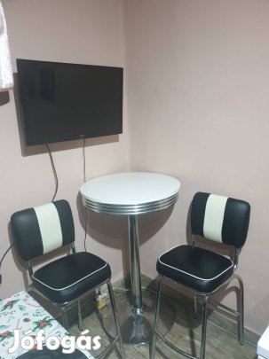 Bár szék 2db + asztallal