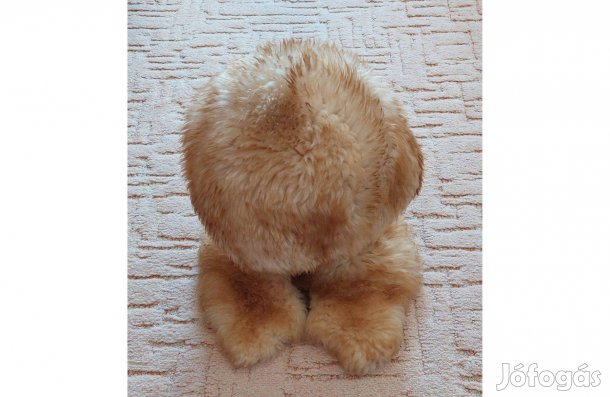 Bárányszőr kucsma gallérral