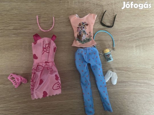 Barbie baba ruhák kiegészítőkkel 8