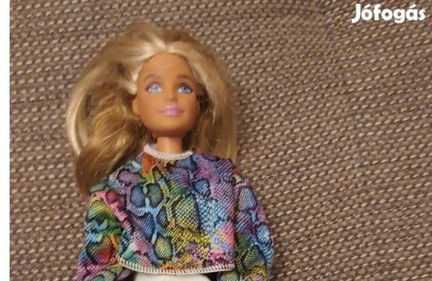 Barbie baba több van , gyerek játék