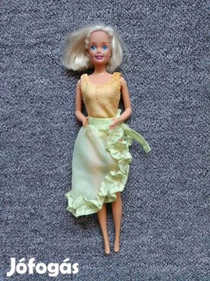 Barbie baba új ruhák