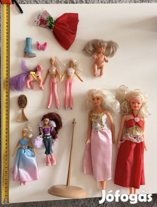 Barbie jellegű babák + kiegészítők