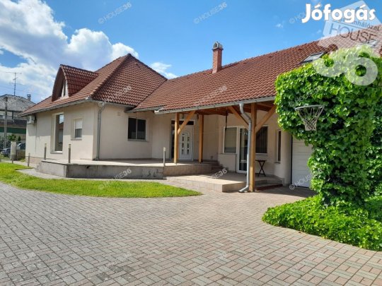 Barcsi 320 nm-es ház eladó