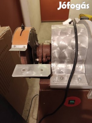 Barkácsgép: körfűrész, köszörű funkcióval, maróval bővíthető.