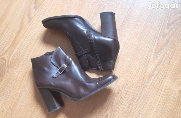 Barna bőr, 38-as bokacsizma eladó
