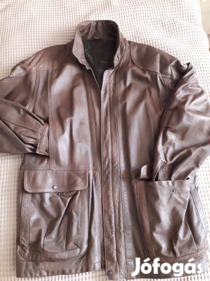 Barna bőrkabát