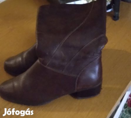 Barna csizma eladó