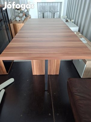 Barna étkezőasztal (enyhén sérült) Szeged