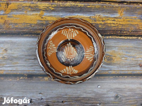 Barna fali dísztányér 21 cm mélytányér