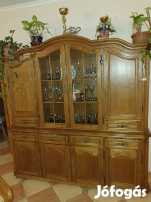 Barna íves szekrény