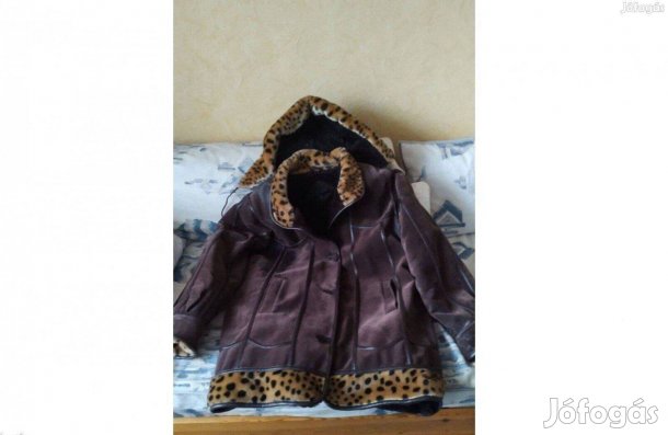 Barna kapucnis irhabunda