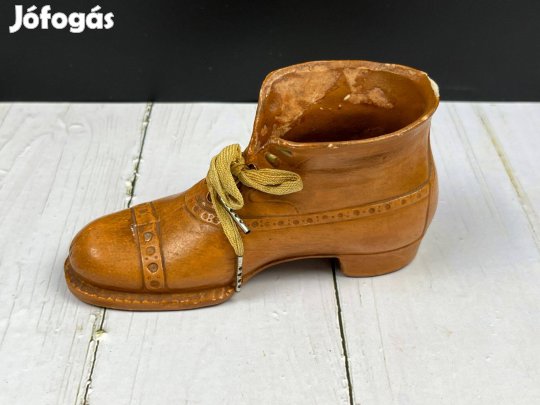 Barna kerámia női cipő dísz