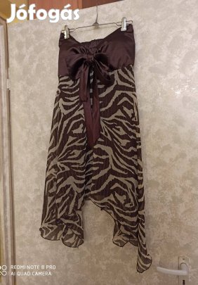 Barna mintás pánt nélküli aszimmetrikus muszlin ruha