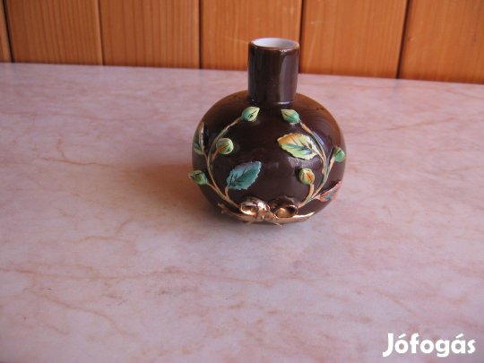Barna porcelánváza díszítéssel, új
