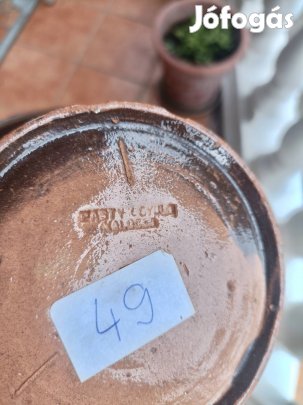 Barna régi kerámia váza