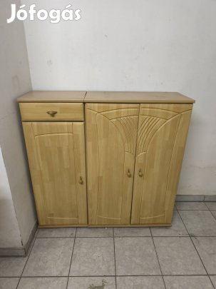 Barna színű 3ajtós 1fiókos komód 