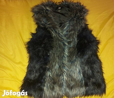 Barna szőrmés mellény Kapucnis, gombos