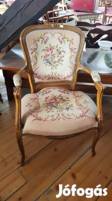 Barokk jellegű kis karosszék