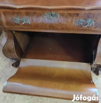 Barokk stílusú komód 