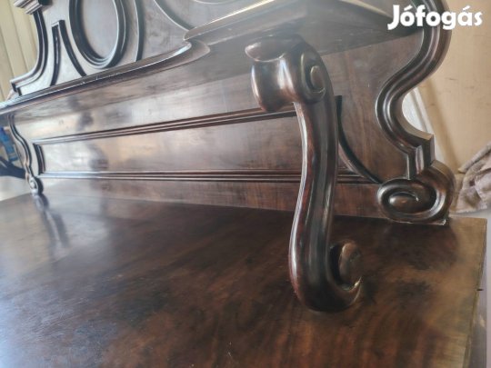 Barokk tálaló szekrény 