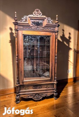 Barokk teli üveges vitrin