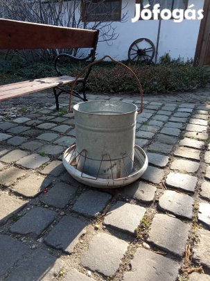 Baromfi Kacsa kör etető