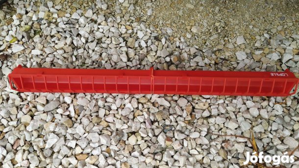 Baromfi (csirke) etető vályú, műanyag 100cm