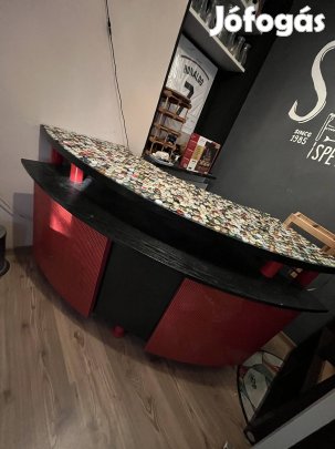 Bárpult pult egyedi söröskupakos