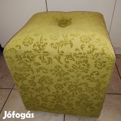 Bársonnyal kárpitozott puff