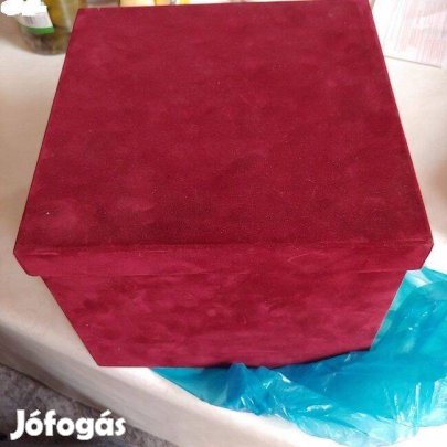 Bársony doboz 22.7 x 22.7cm