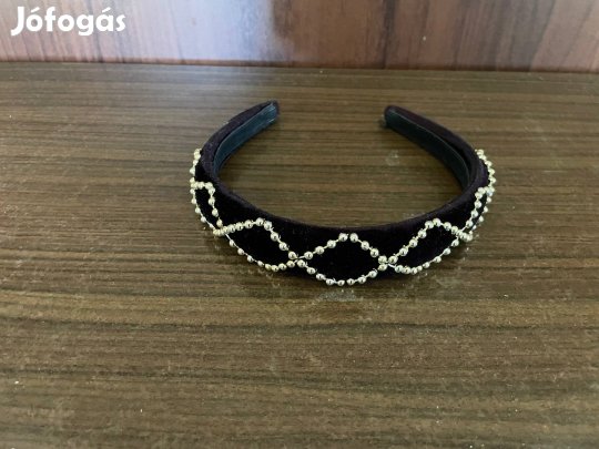 Bársony hajpánt arany gyöngyőkkel, elegáns